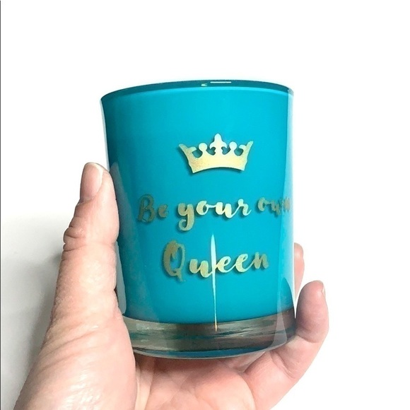 🌟2/20$🌟BE Your Own Queen Candle - Picture 2 of 2